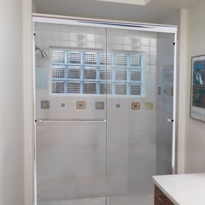 046 Semi-Framed Shower Door - Atlanta, GA